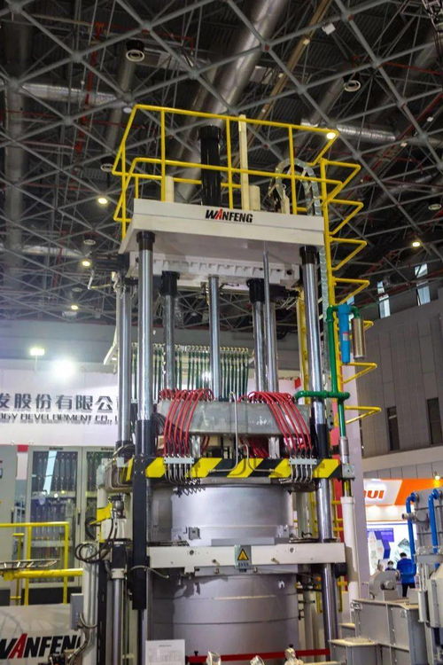 万丰科技携多款重磅产品亮相，赋能铸造智能装备与农家乐休闲观光服务融合创新